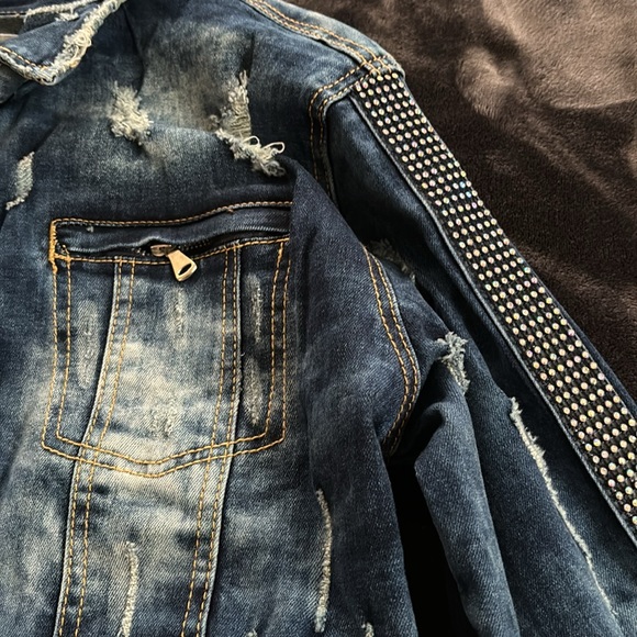 Blue Topic distressed blue denim jacket sequins on sleeves sized L BRAND NEW - Picture 4 of 4